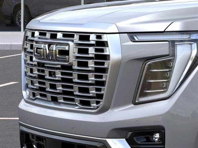 2026 GMC Yukon Denali - Photo 13