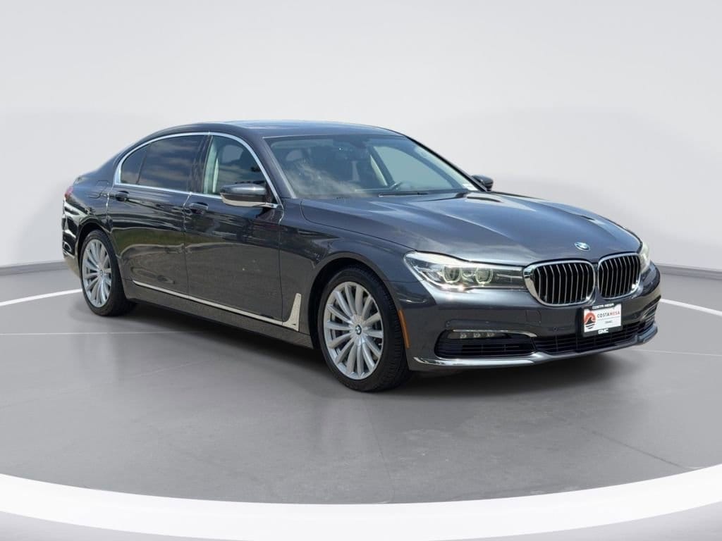2016 BMW 7 Series 740i's photo