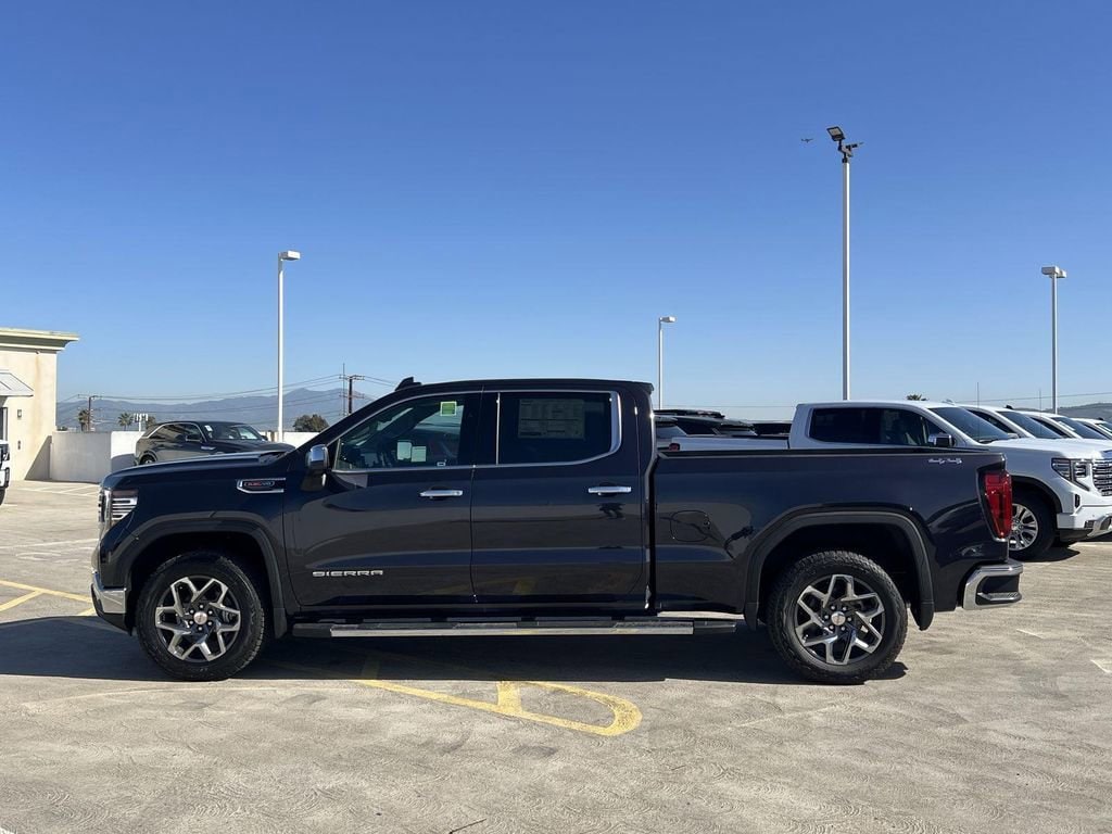 2026 GMC Sierra 1500 SLT - Photo 7
