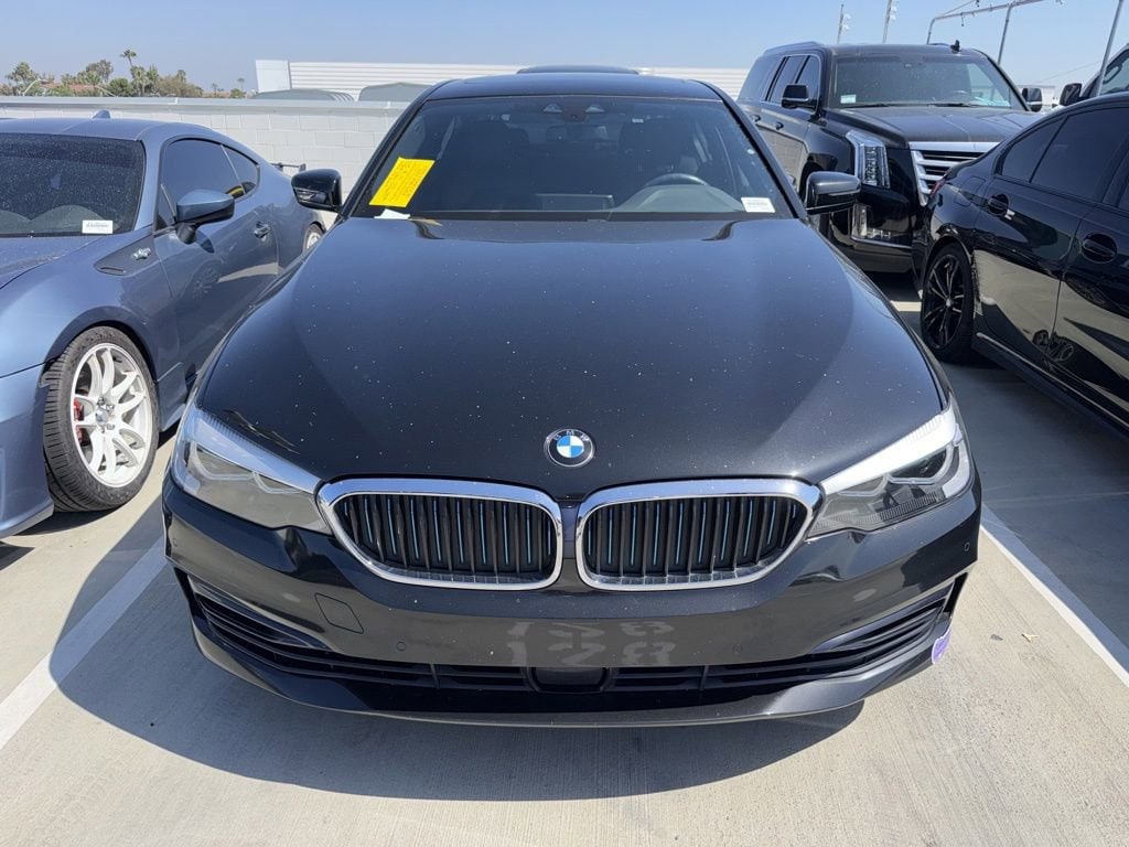 2019 BMW 5 Series 530e iPerformance Sedan's photo