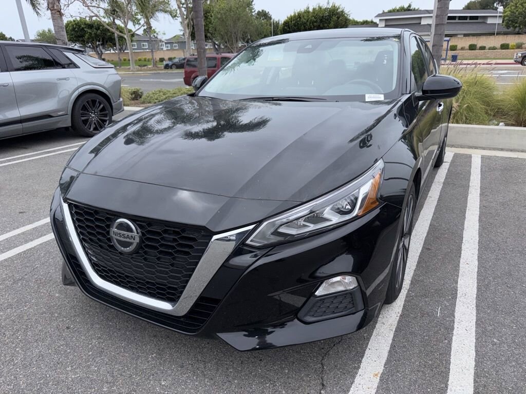 Used 2022 Nissan Altima 2.5 SV