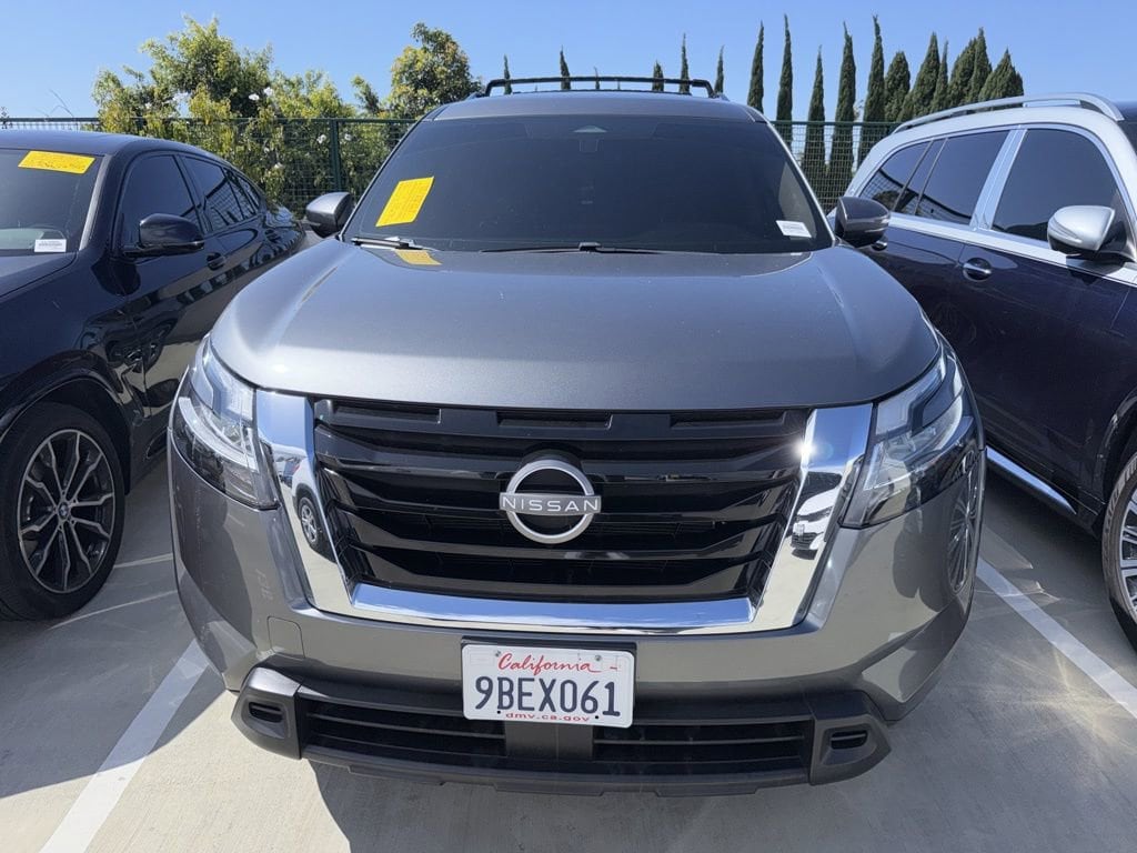 2022 Nissan Pathfinder SV 2WD's photo