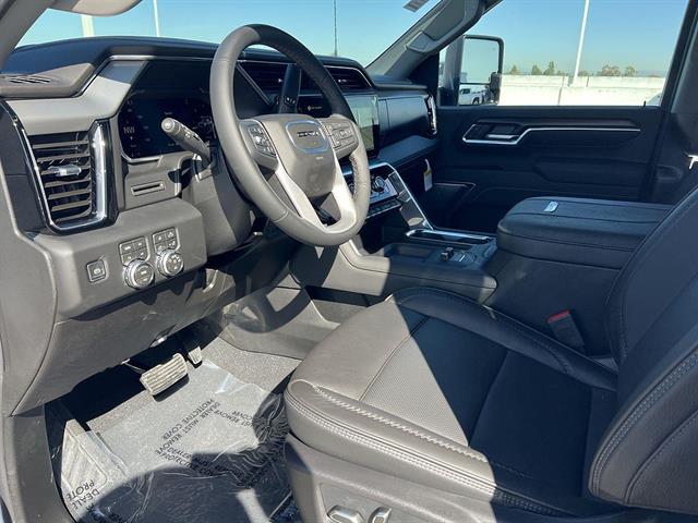 2026 GMC Sierra 3500HD Denali - Photo 9