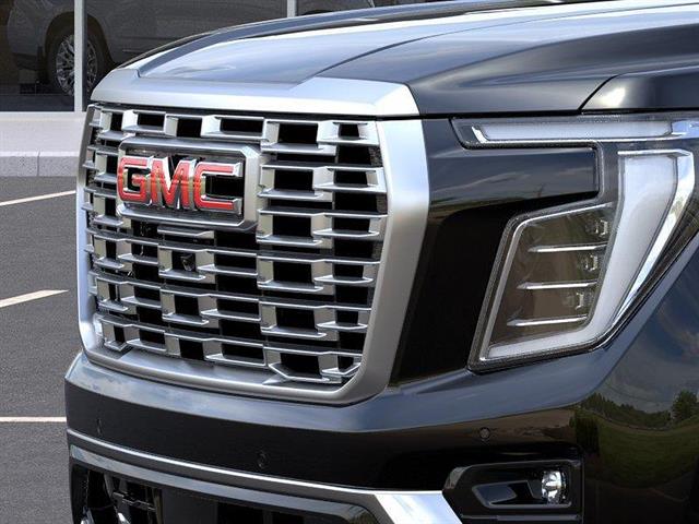 2026 GMC Yukon Denali - Photo 13