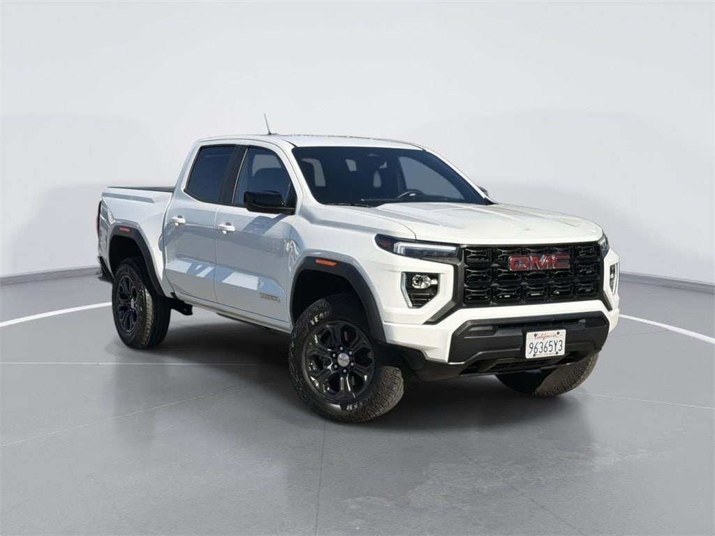 2024 GMC Canyon Elevation's photo