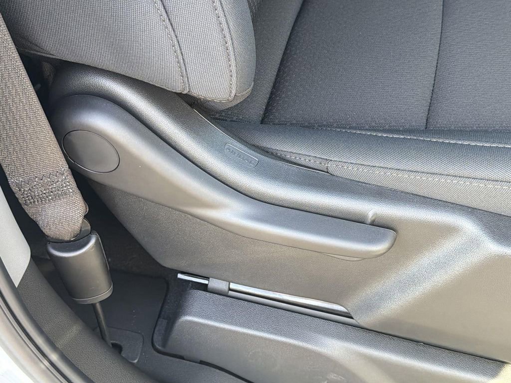 2025 GMC Sierra 1500 Pro - Photo 24