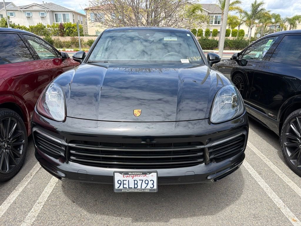 2023 Porsche Cayenne Platinum Edition's photo