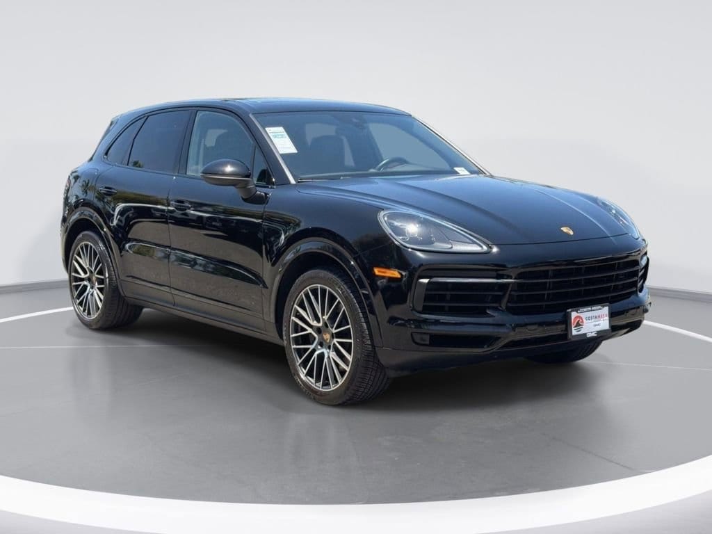 2023 Porsche Cayenne Platinum Edition's photo