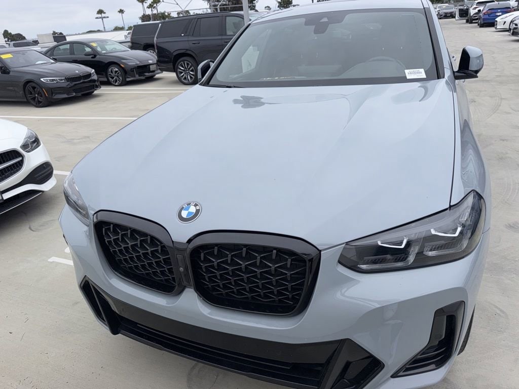 2024 BMW X4 xDrive30i's photo