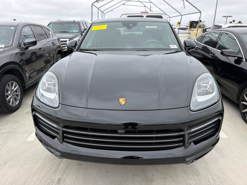 2023 Porsche Cayenne Platinum Edition's photo