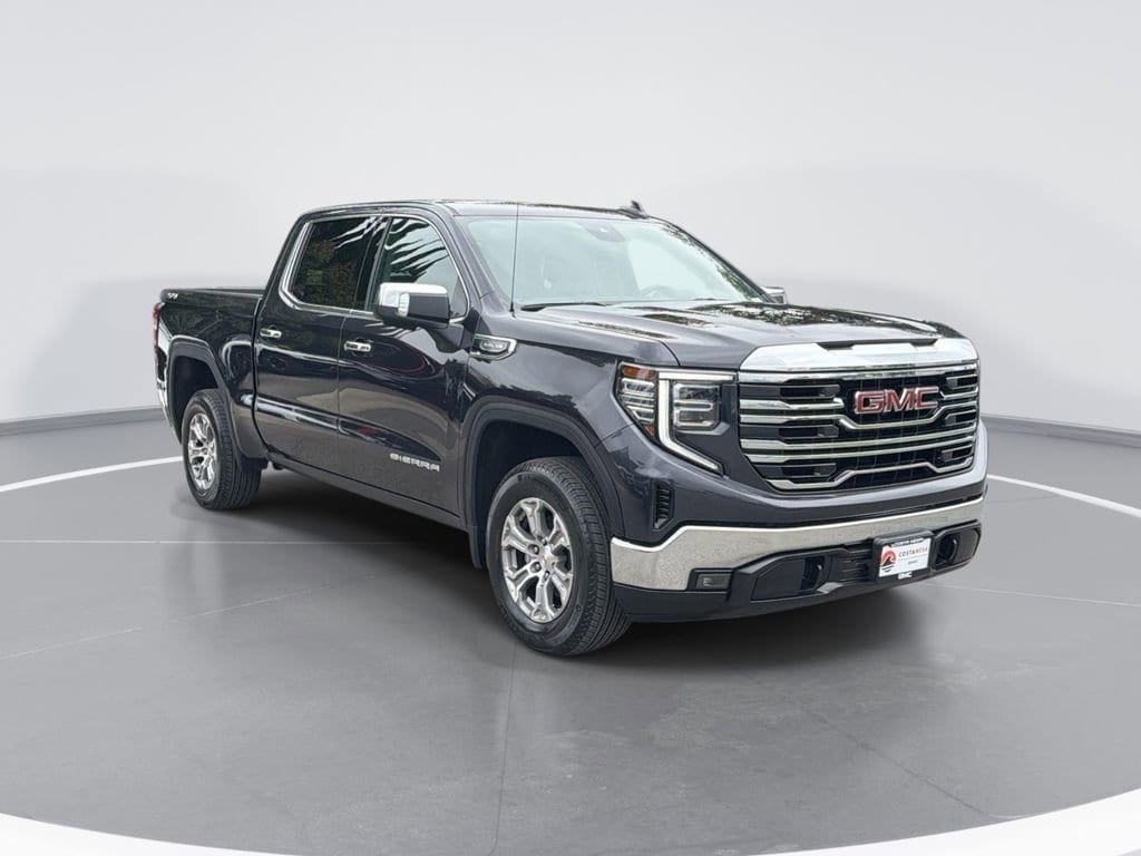 2025 GMC Sierra 4WD Crew Cab Short Box SLT's photo