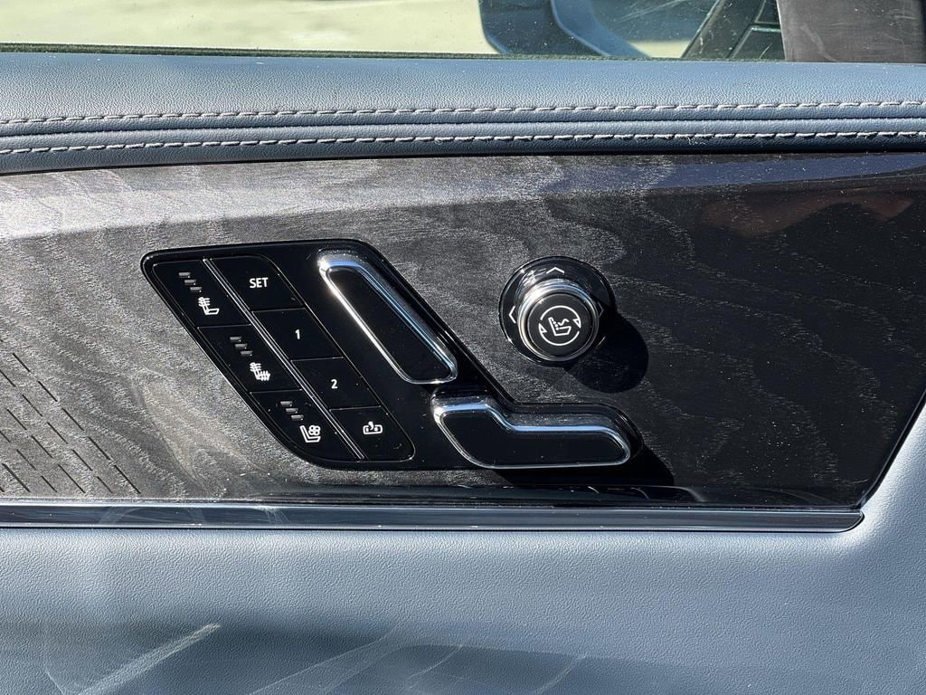 2025 Cadillac Escalade IQ Sport 2 - Photo 23