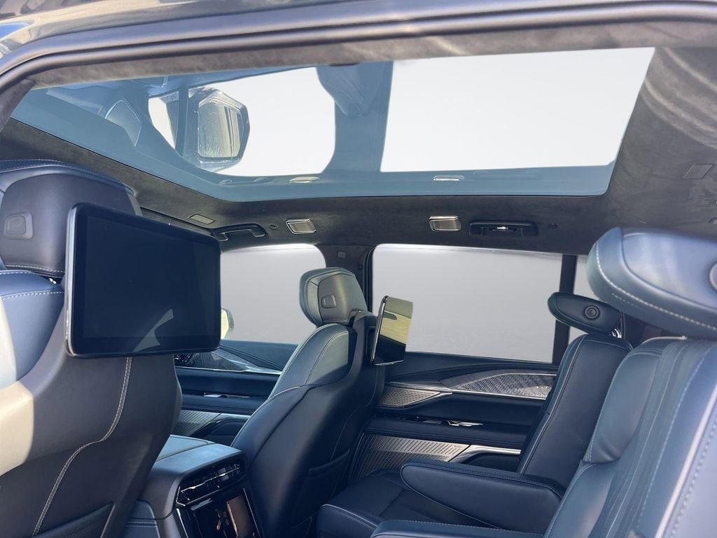 2025 Cadillac Escalade IQ Luxury 2 - Photo 29