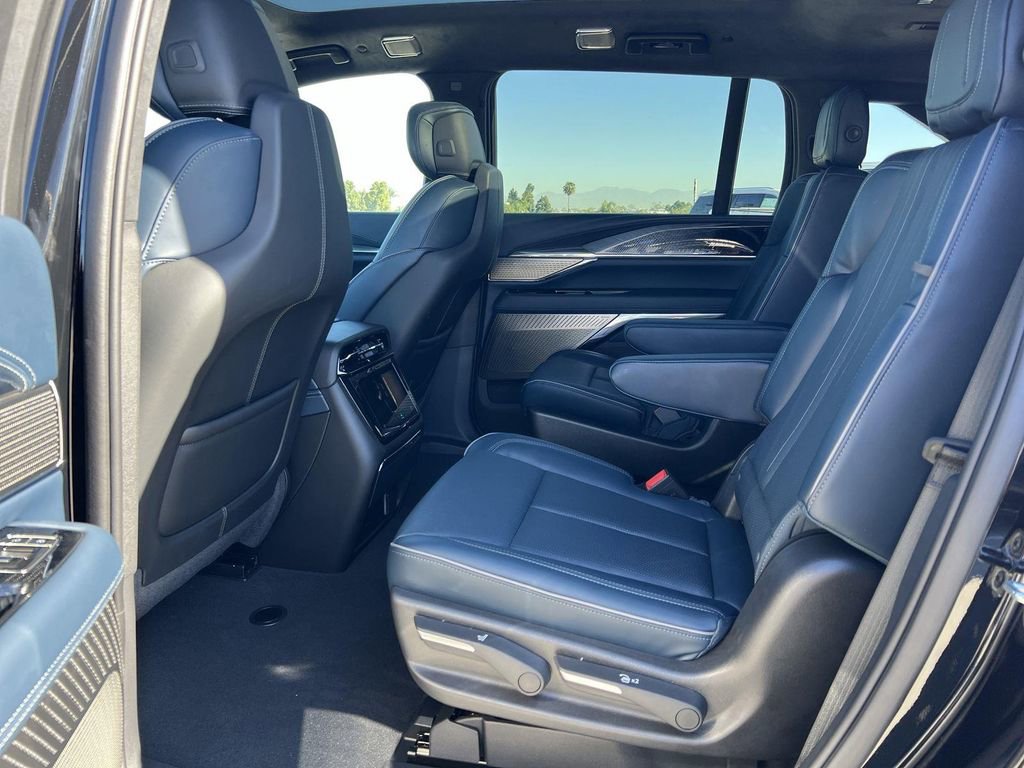 2025 Cadillac Escalade IQ Sport 2 - Photo 28