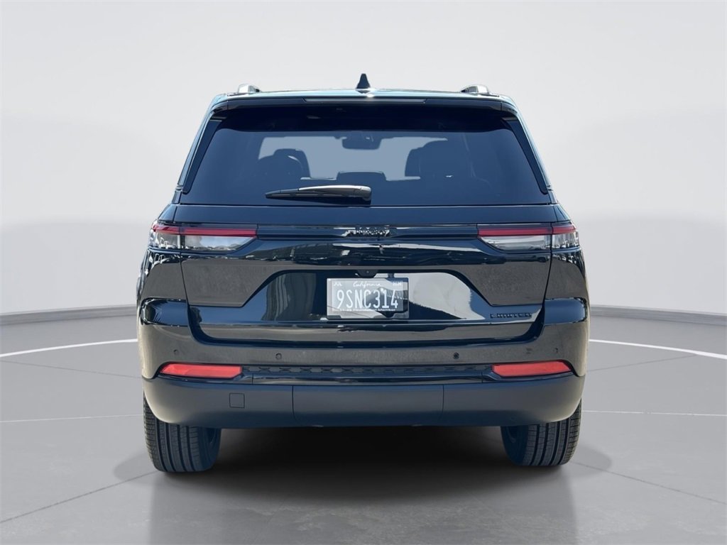 2025 Jeep Grand Cherokee Limited photo 2