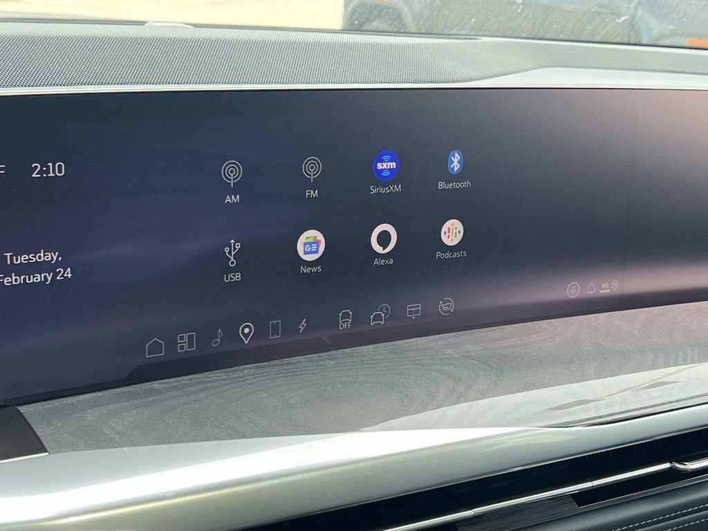 2025 Cadillac Escalade IQ Luxury 2 - Photo 18