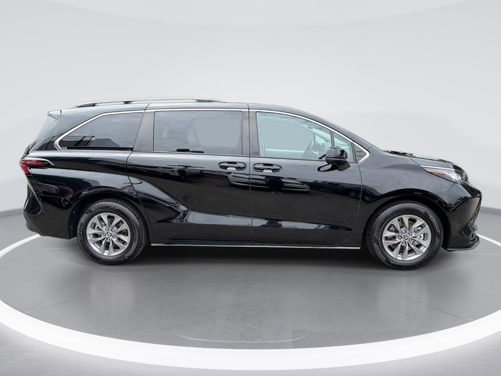 Used 2023 Toyota Sienna LE