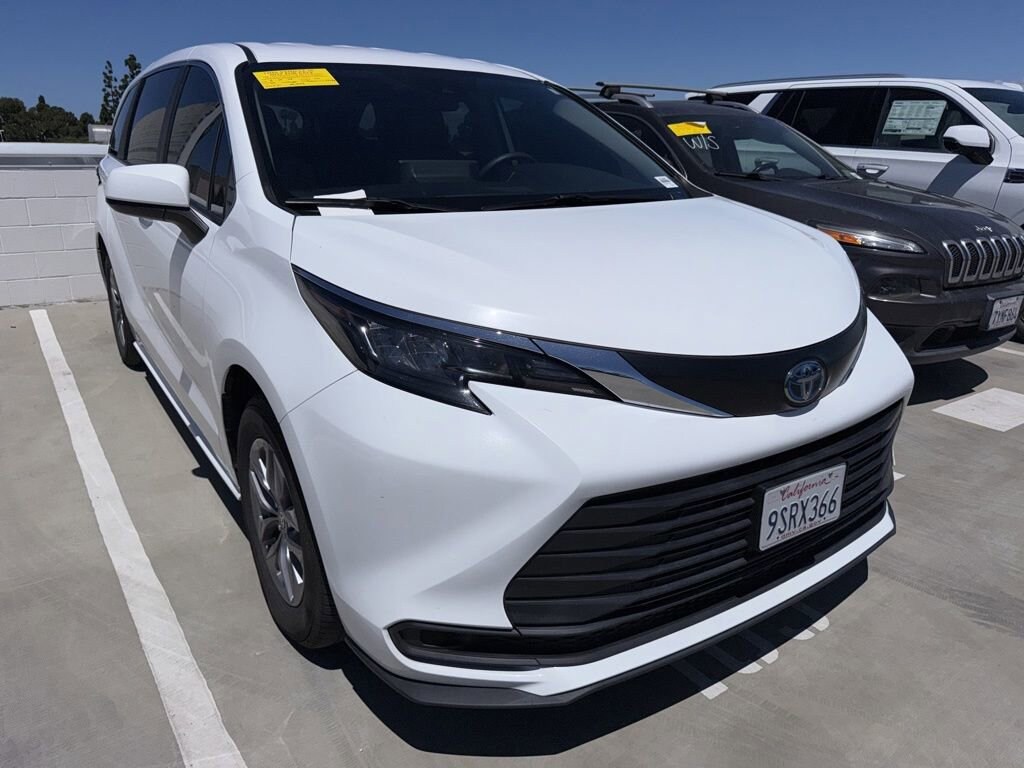 Used 2024 Toyota Sienna LE