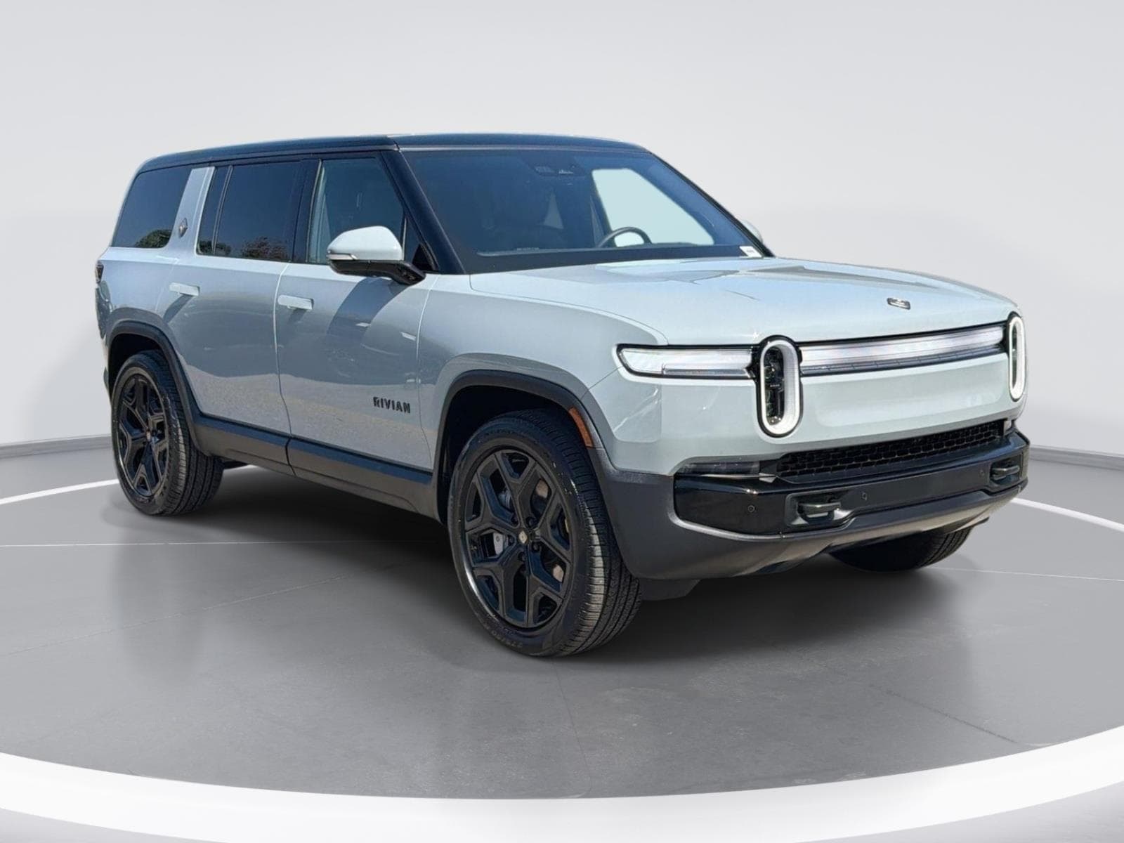 2026 Rivian R1S
