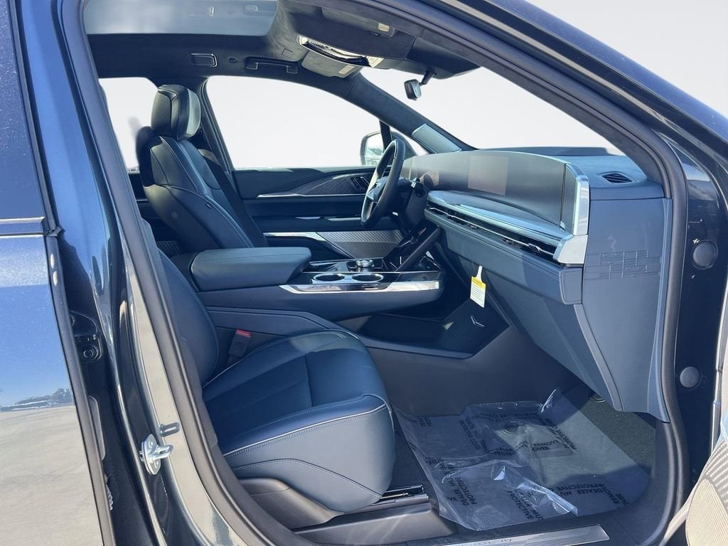 2025 Cadillac Escalade IQ Luxury 2 - Photo 35