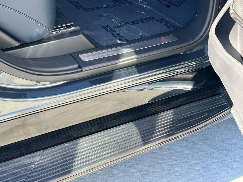 2025 Cadillac Escalade IQ Sport 2 - Photo 36