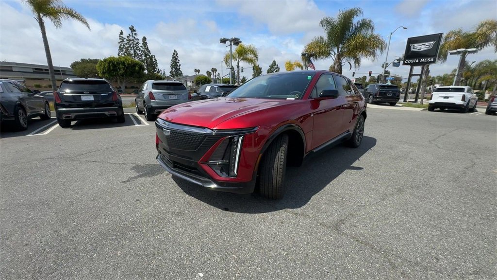 2025 Cadillac Lyriq Sport photo 3