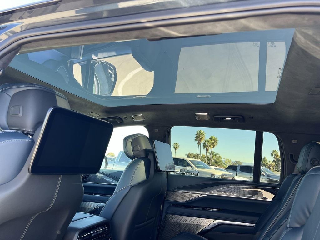 2025 Cadillac Escalade IQ Sport 2 - Photo 29
