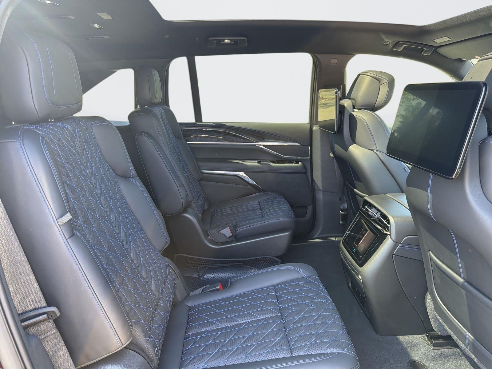 2026 Cadillac Escalade IQ Sport - Photo 32