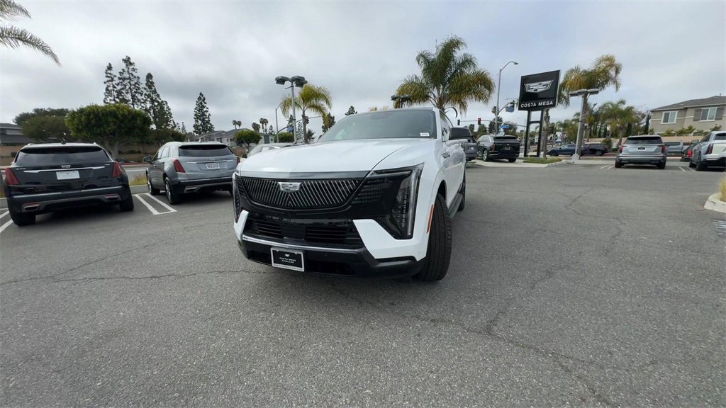 2025 Cadillac Escalade IQ Sport photo 3