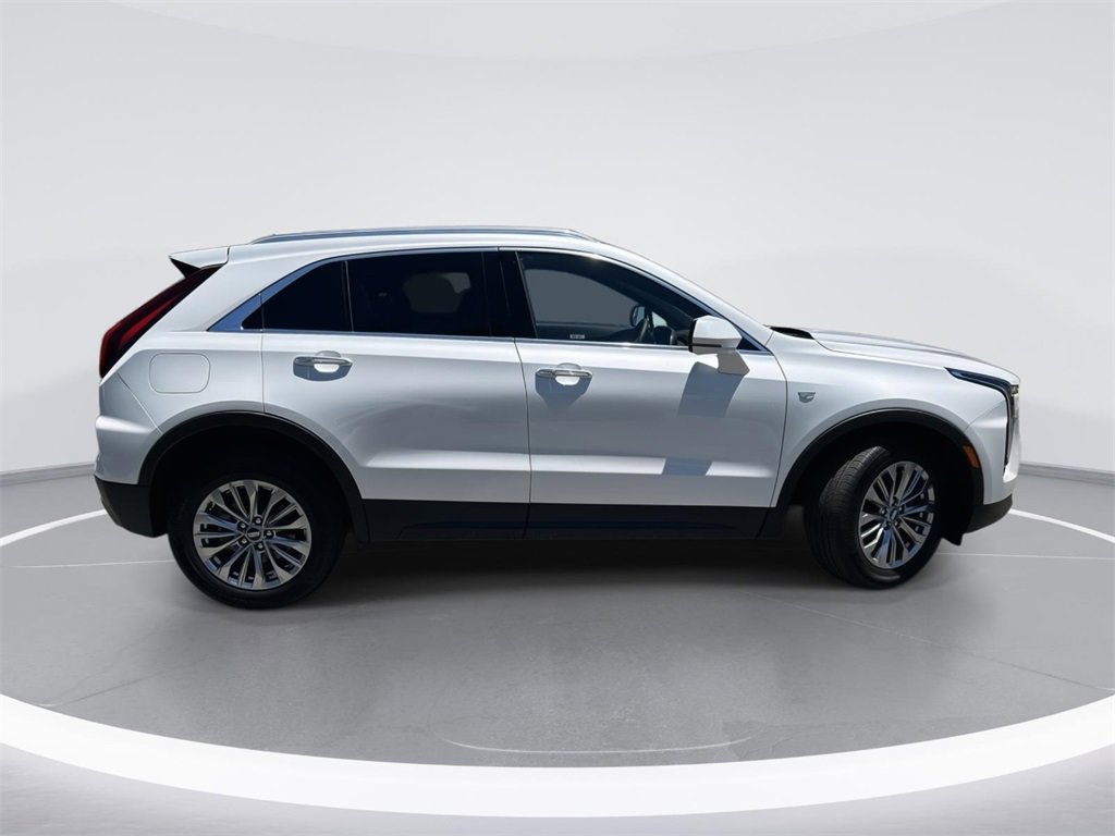 2024 Cadillac XT4 Premium Luxury photo 3