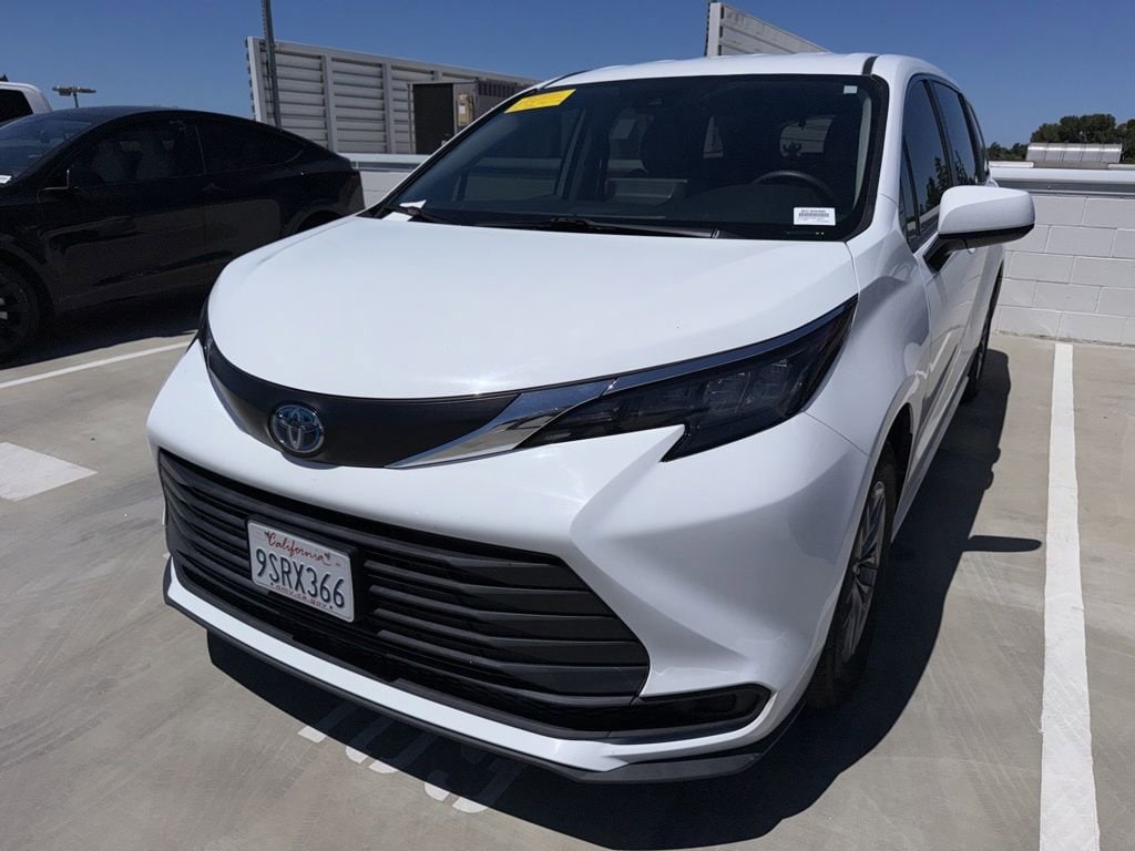 Used 2024 Toyota Sienna LE