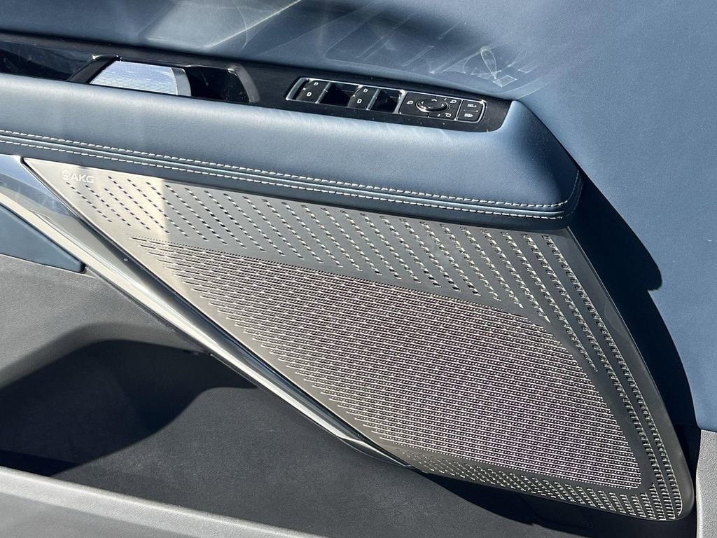 2025 Cadillac Escalade IQ Luxury 2 - Photo 23