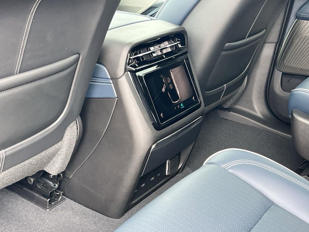 2025 Cadillac Escalade IQ Luxury 2 - Photo 30