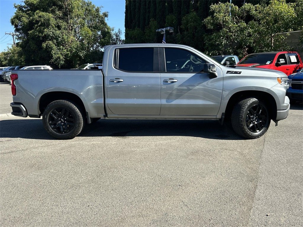2023 Chevrolet Silverado 1500 RST photo 3