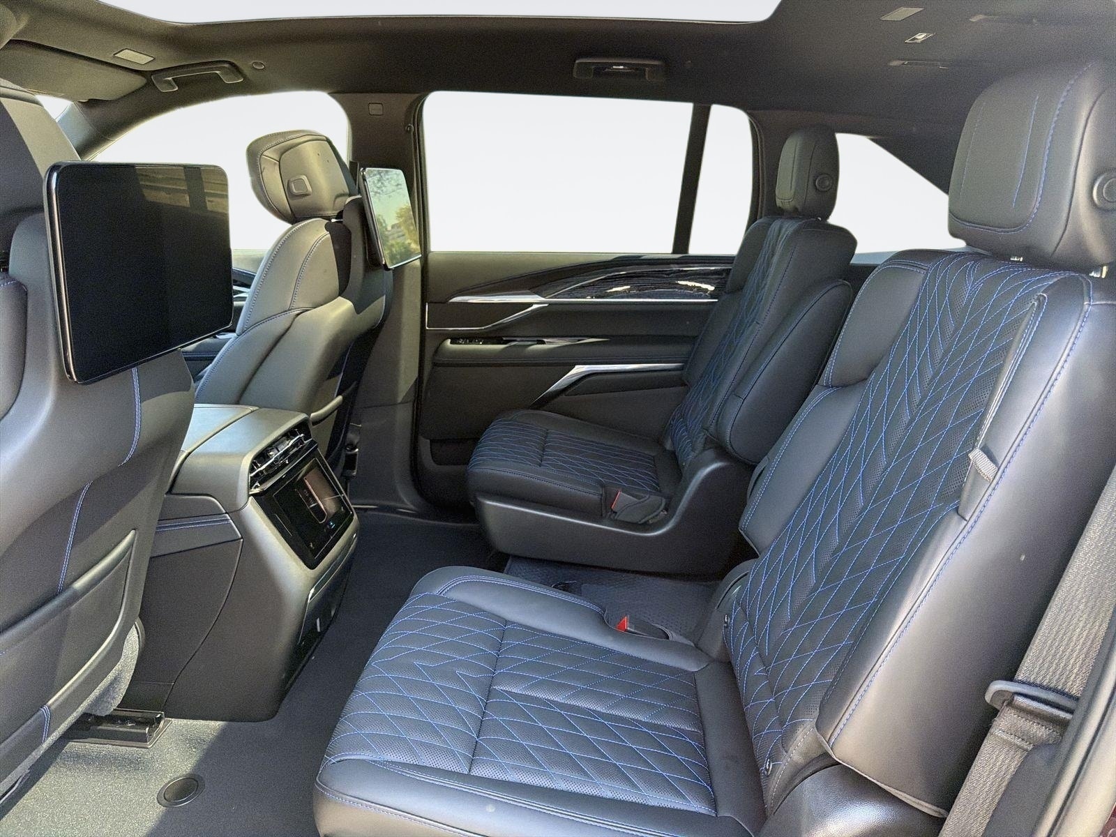 2026 Cadillac Escalade IQ Sport - Photo 26