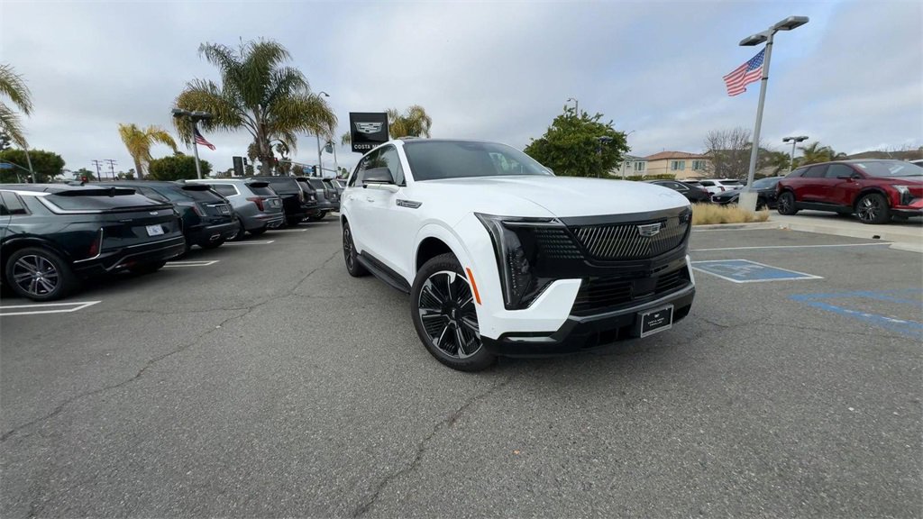 2025 Cadillac Escalade IQ Sport photo 2