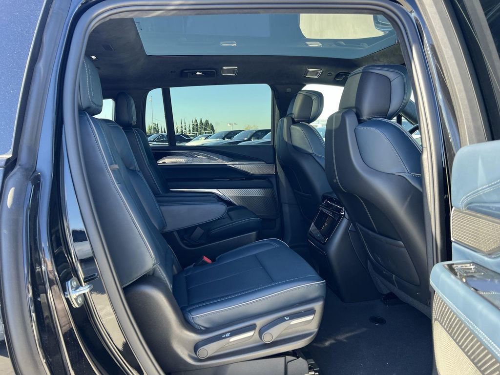 2025 Cadillac Escalade IQ Sport 2 - Photo 33