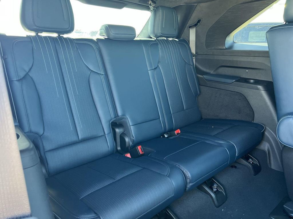 2025 Cadillac Escalade IQ Sport 2 - Photo 34