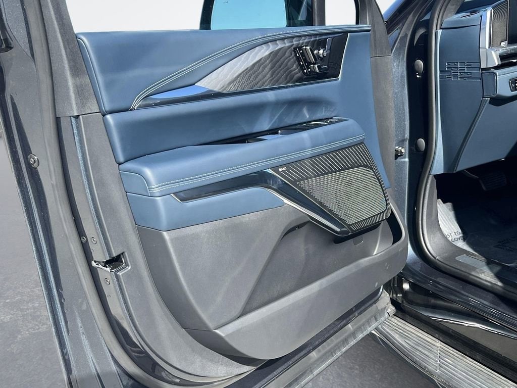 2025 Cadillac Escalade IQ Luxury 2 - Photo 10