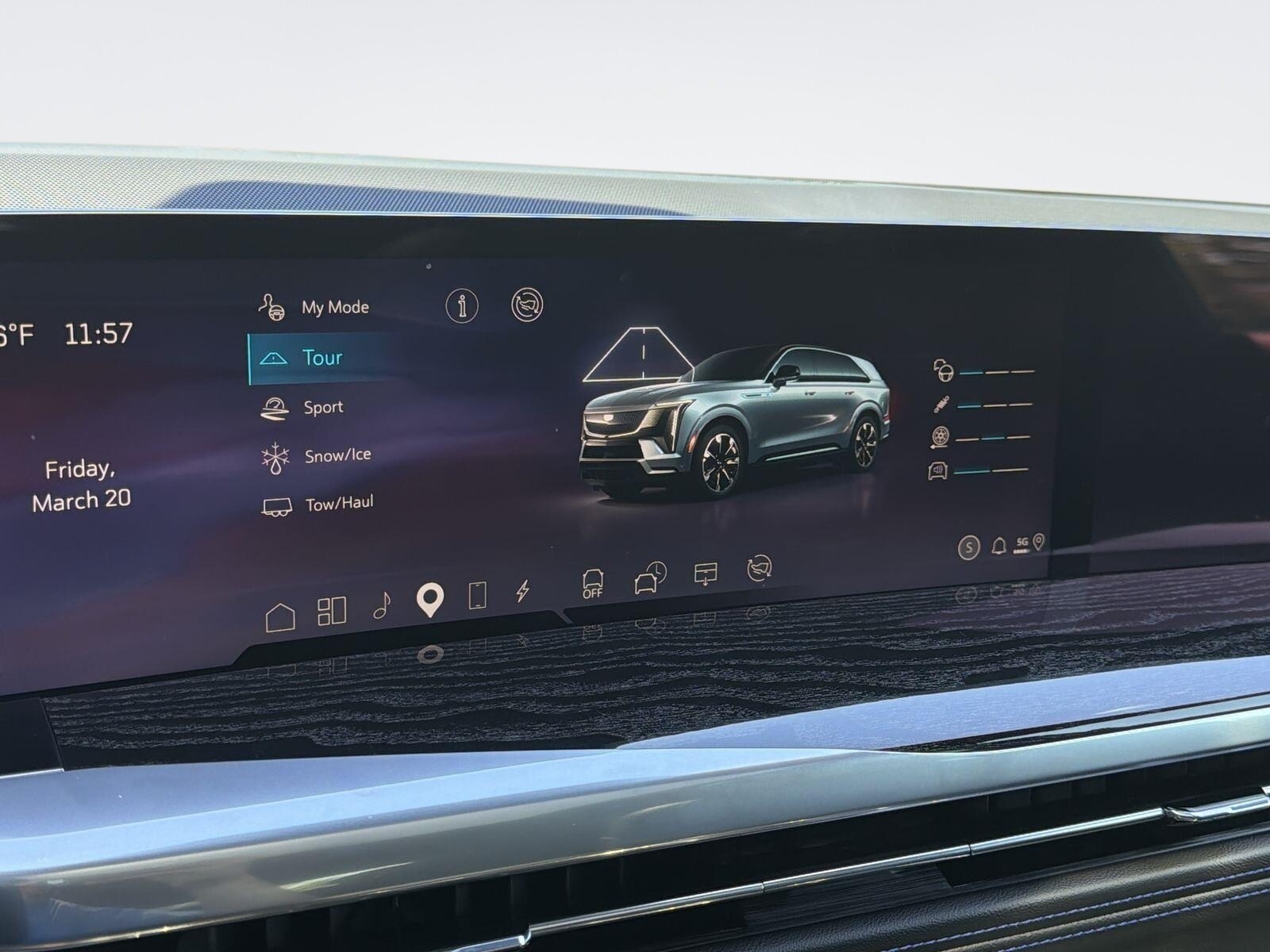 2026 Cadillac Escalade IQ Sport - Photo 18