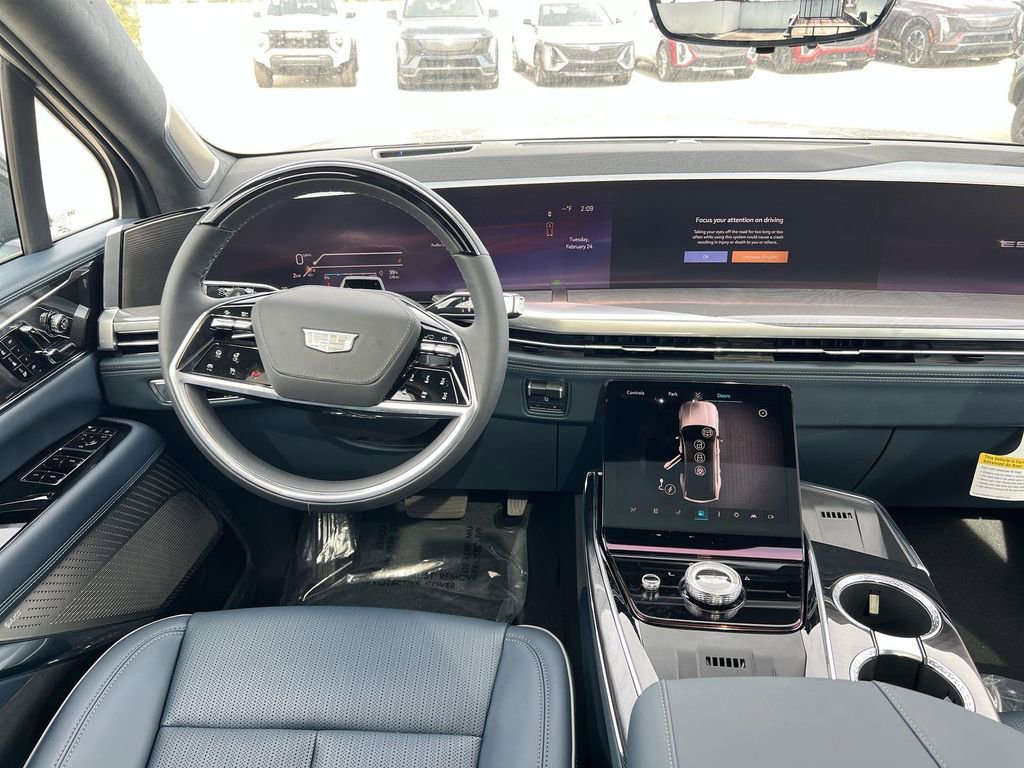 2025 Cadillac Escalade IQ Luxury 2 - Photo 11