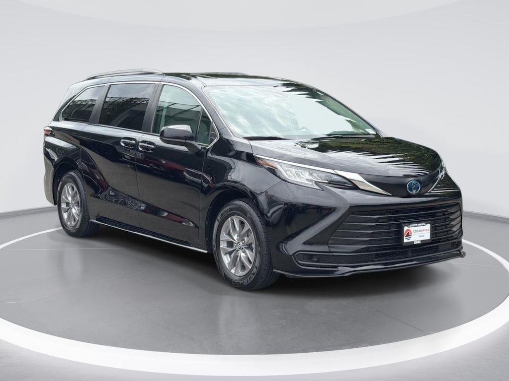 Used 2023 Toyota Sienna LE