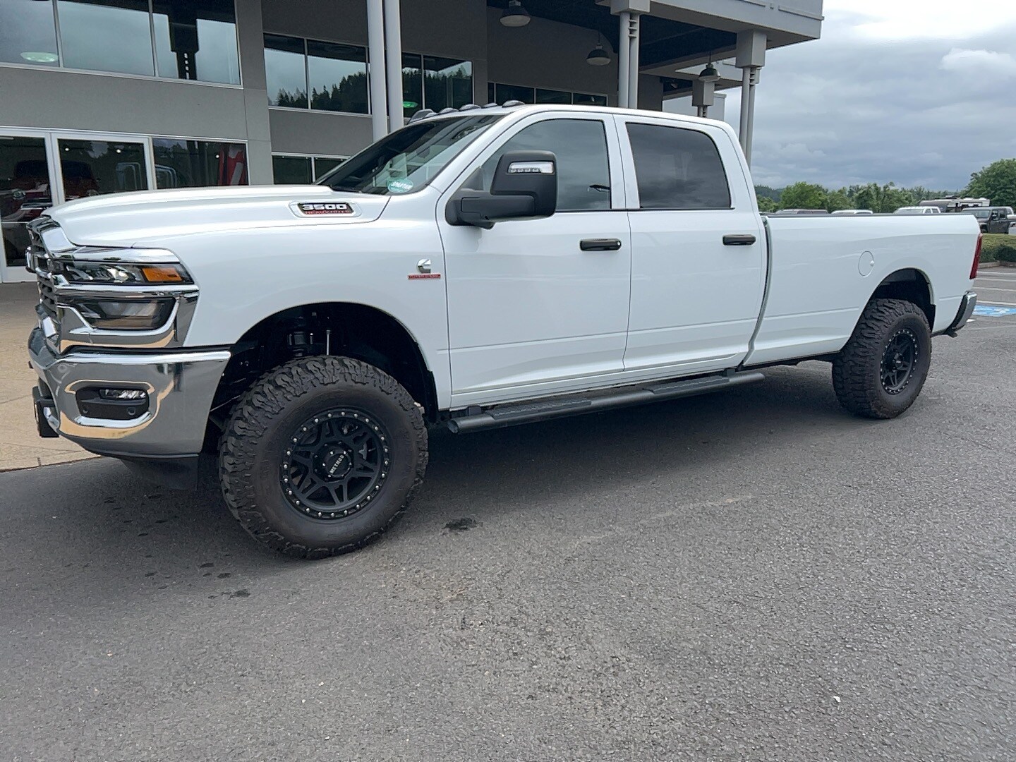 2025 Ram 3500 Tradesman photo 2