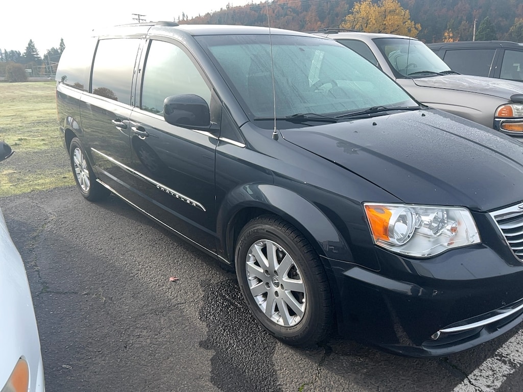 Used 2014 Chrysler Town Country Touring Van