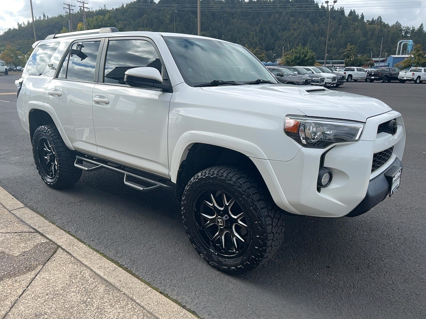 2018 Toyota 4Runner TRD photo 2