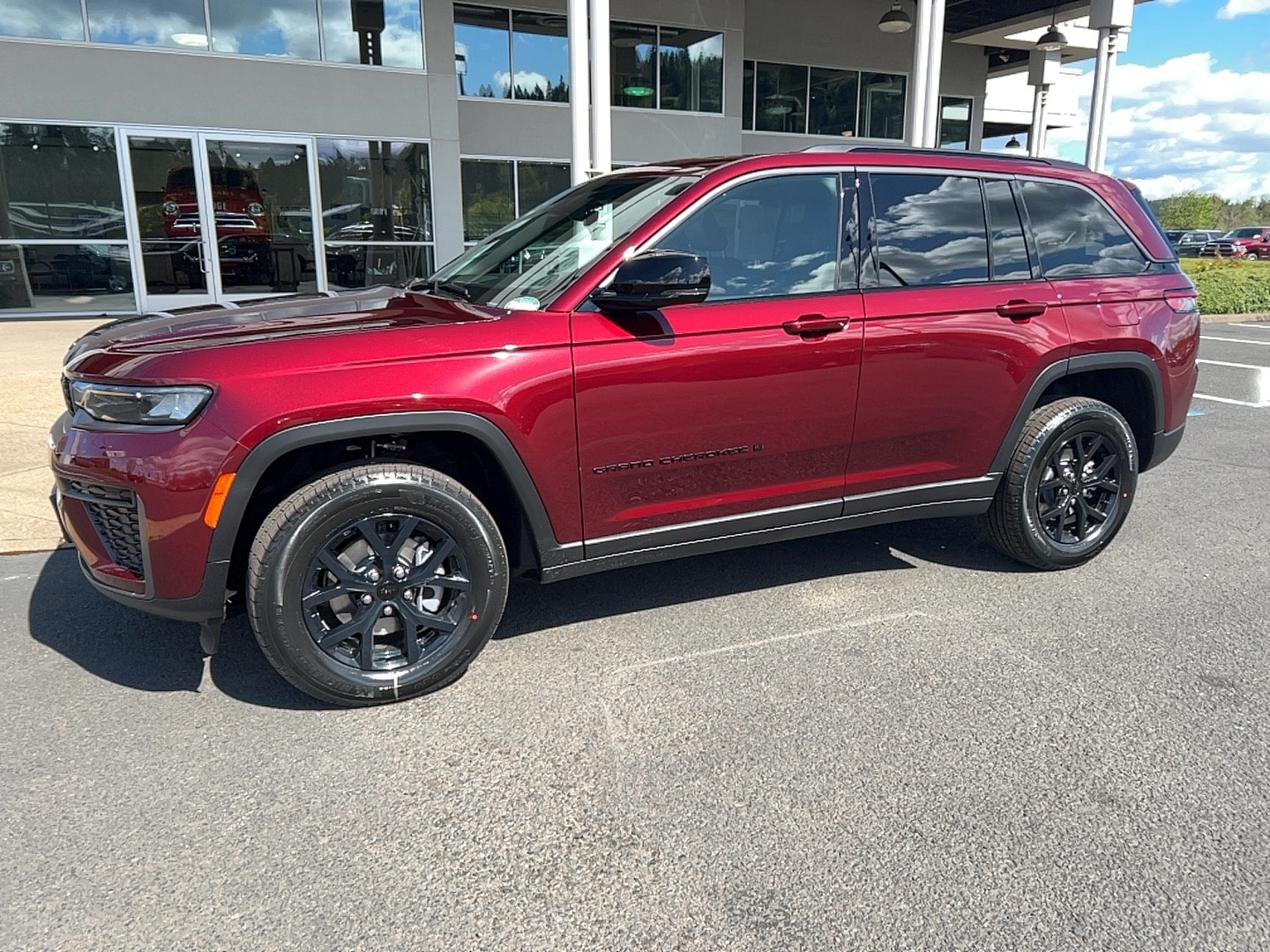 2026 Jeep Grand Cherokee Laredo Altitude 4x4's photo