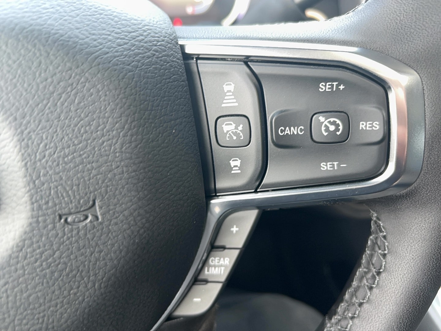 2026 RAM 2500 Laramie - Photo 37