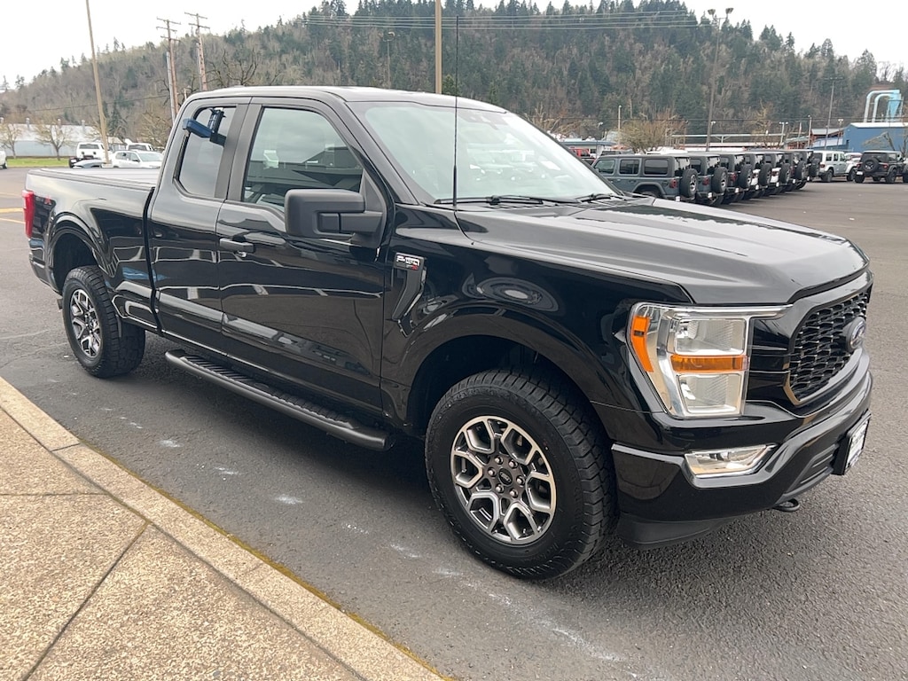 2021 Ford F-150 XL photo 3