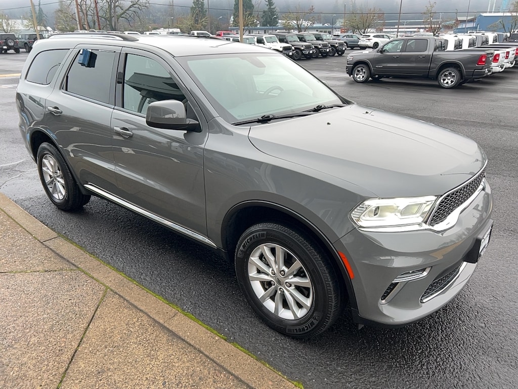 2022 Dodge Durango SXT photo 3