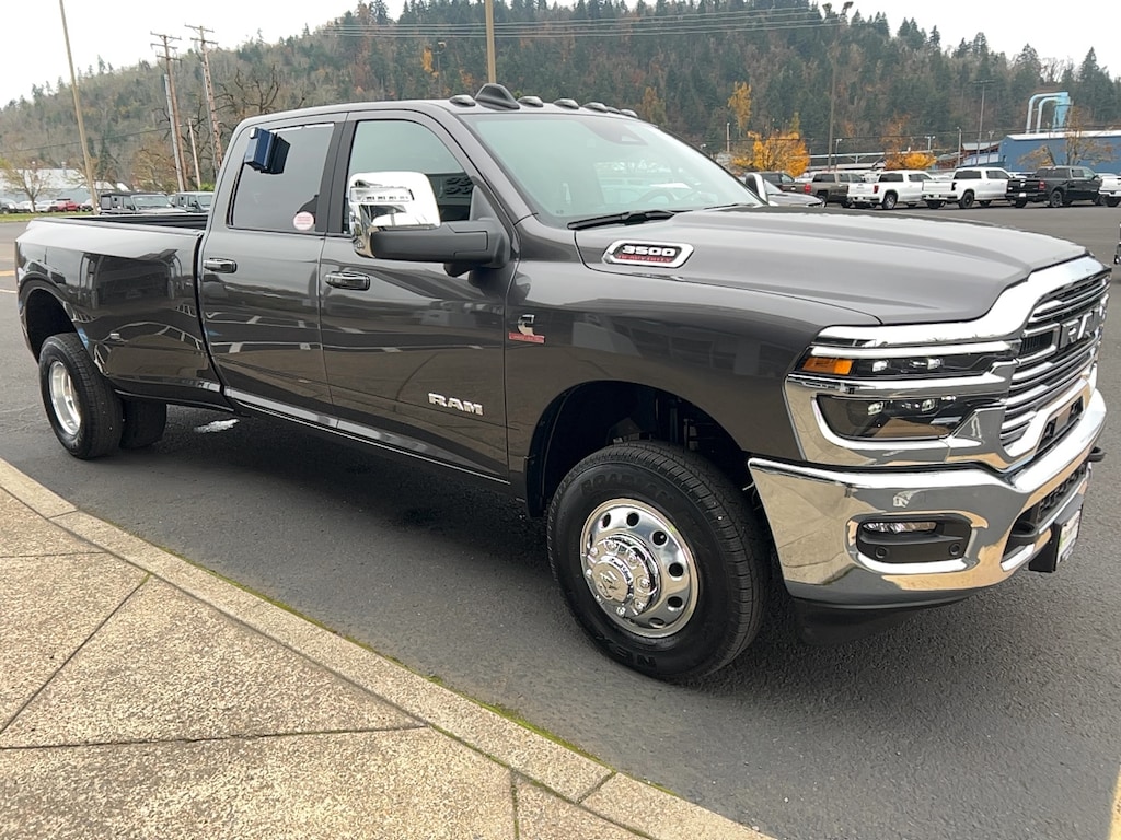 New 2026 Ram 3500 LARAMIE CREW CAB 4X4 8' BOX Pickup